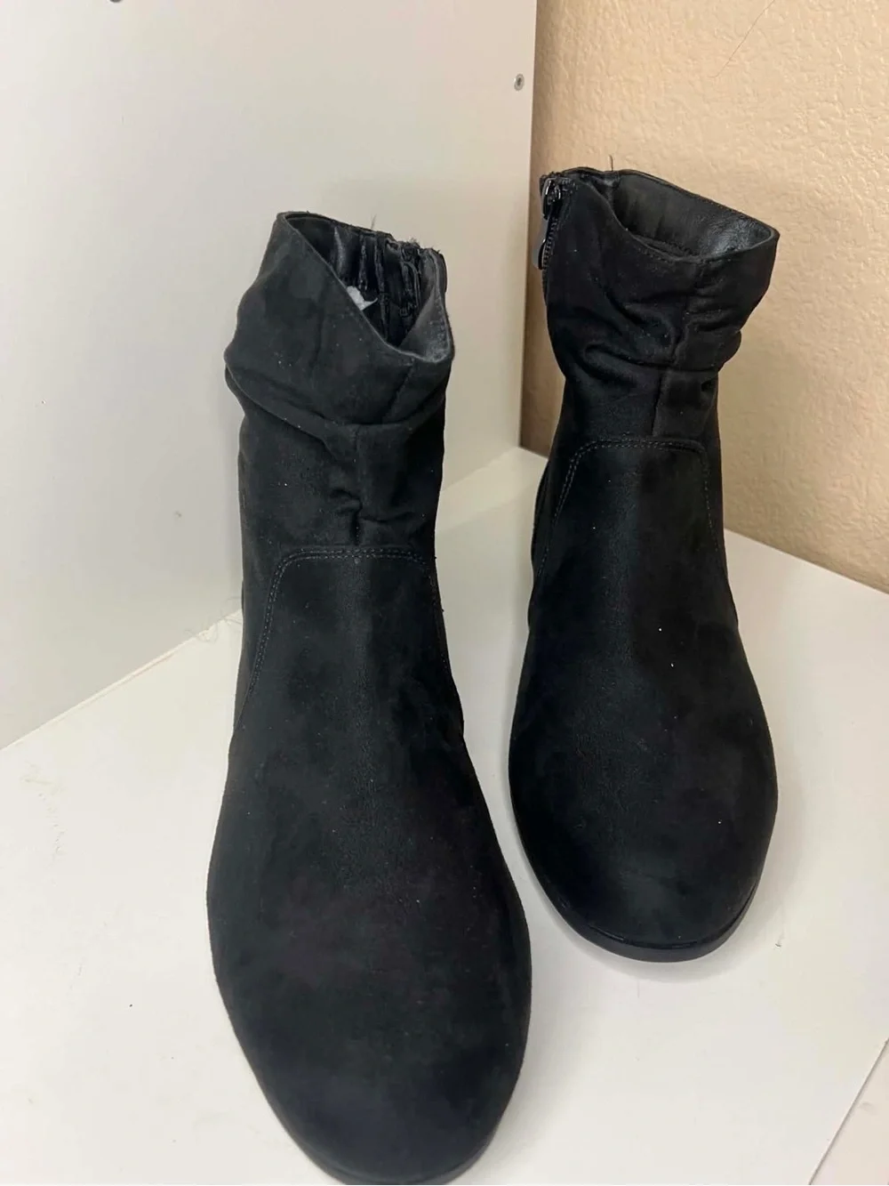 Luoika Black Faux Suede Slouchy Ankle Boots Side Zip Comfort Booties Size 9